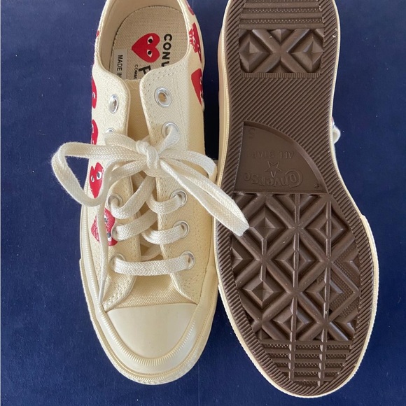 Converse Ivory/Red Comme Des Garçons PLAY Low Top Sneakers - Picture 5 of 6
